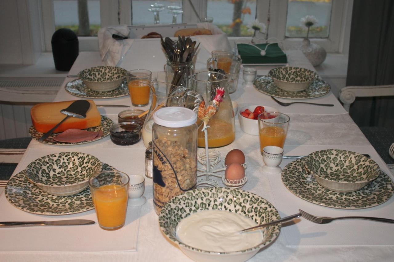 Onder De Boom Bed & Breakfast Gerkesklooster Екстериор снимка